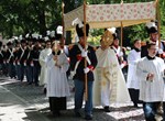 Biskup Bože Radoš predvodio misno slavlje svetkovine Tijelova i tradicionalnu procesiju varaždinskim ulicama